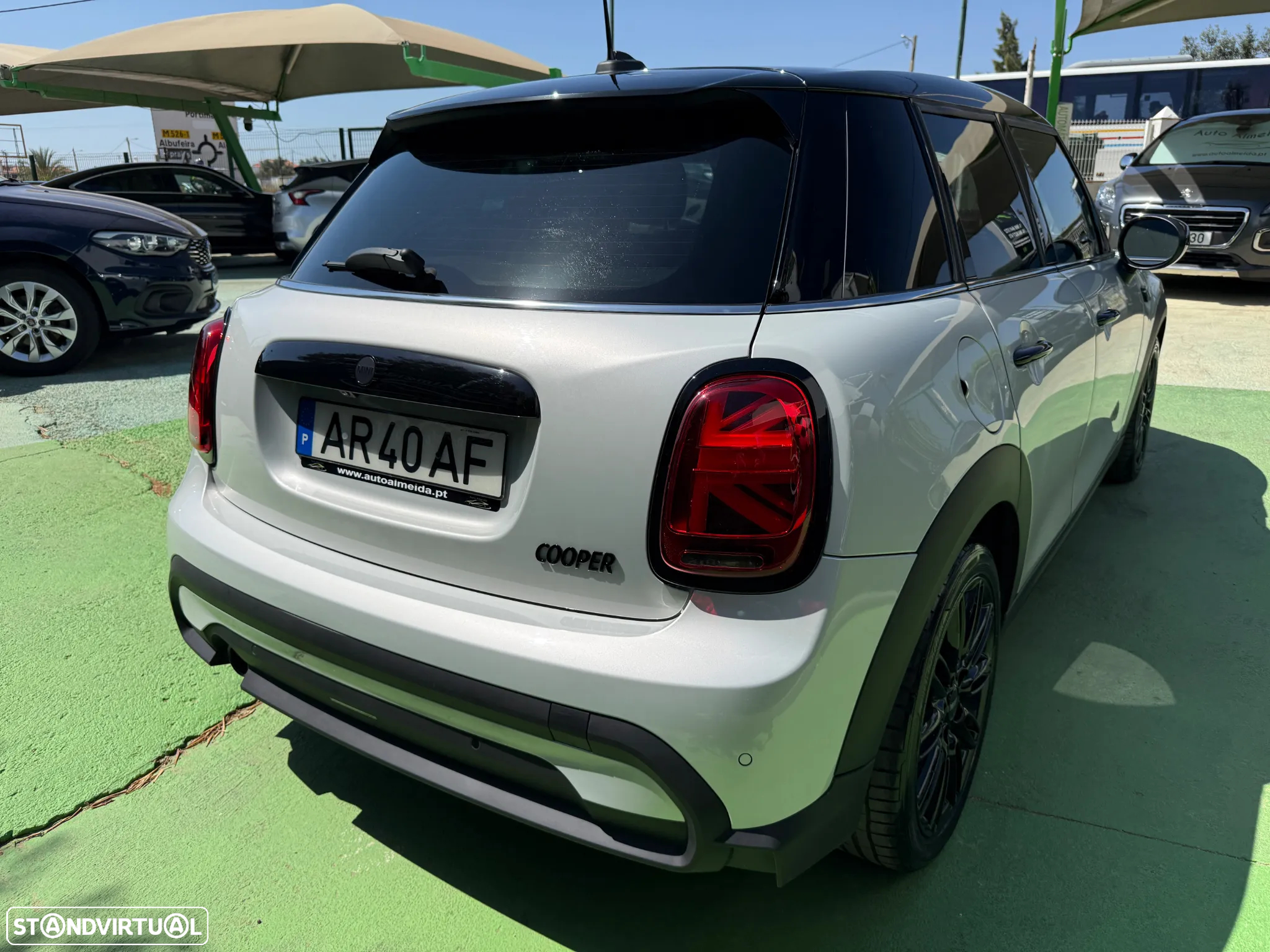 MINI 5 Portas Cooper Auto - 10