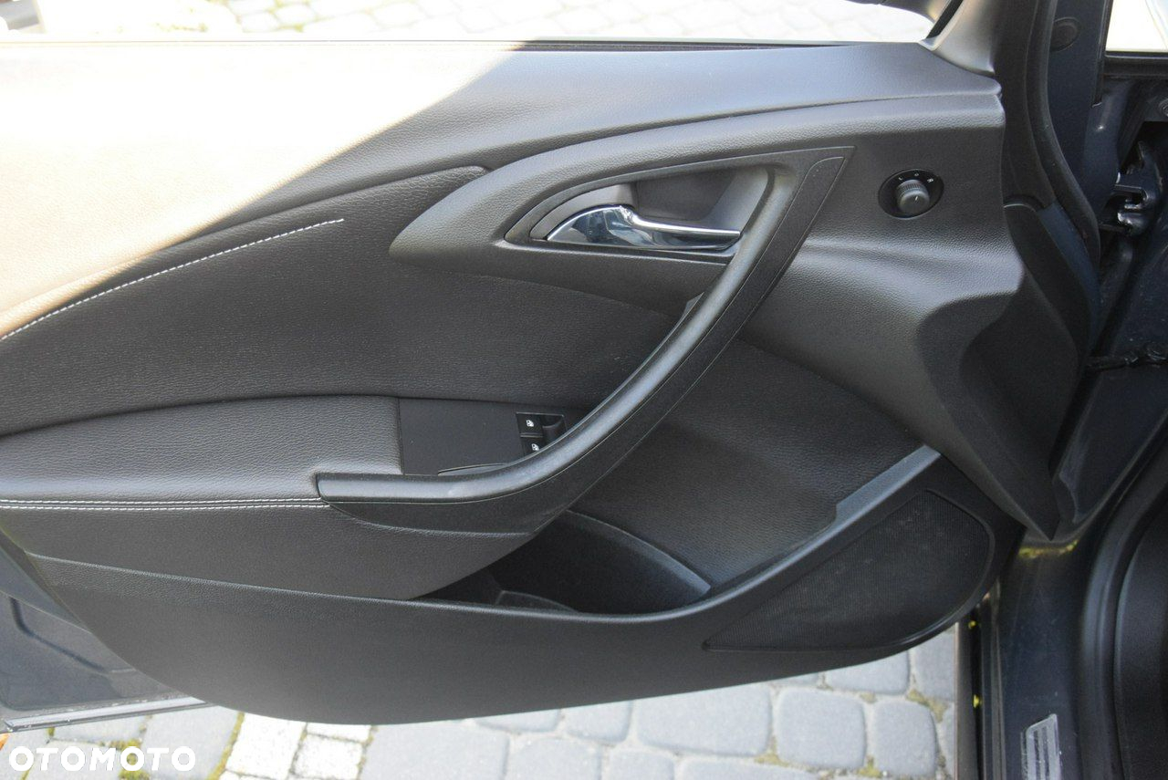 Opel Astra 1.4 Turbo 150 Jahre - 32