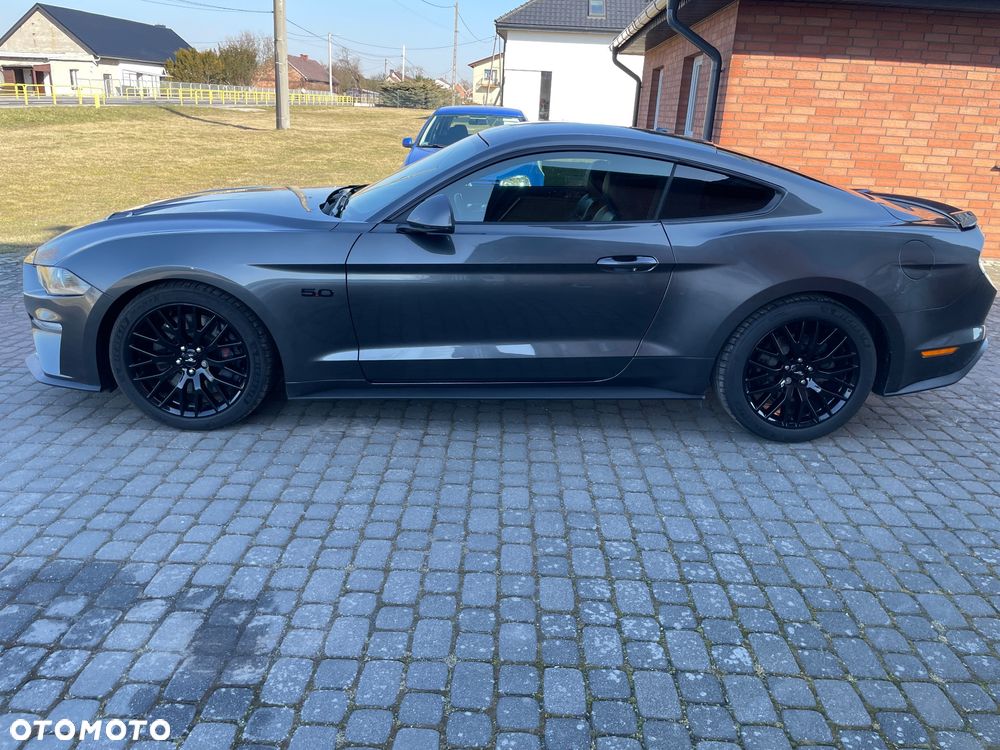 Ford Mustang - 4
