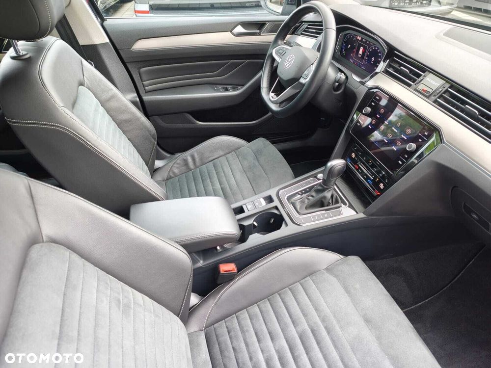 Volkswagen Passat Variant 2.0 TSI Elegance DSG - 19