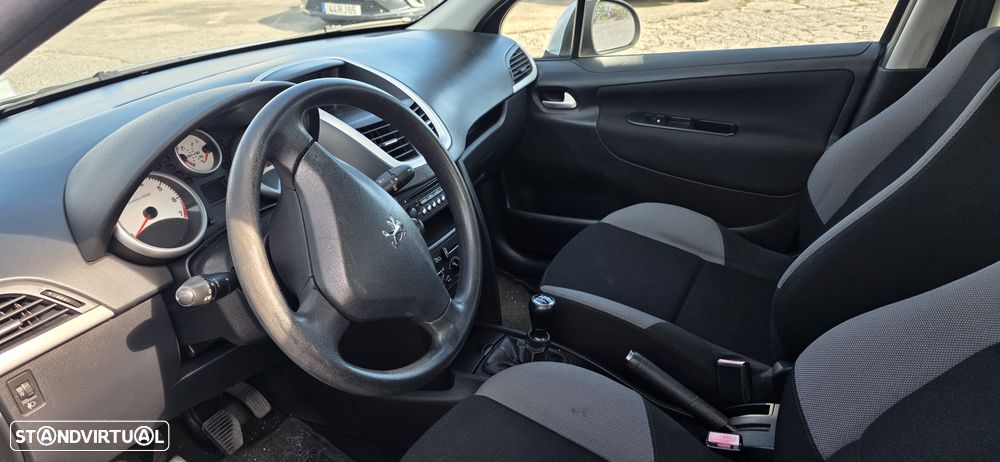 Peugeot 207 1.4 16V Sport - 6