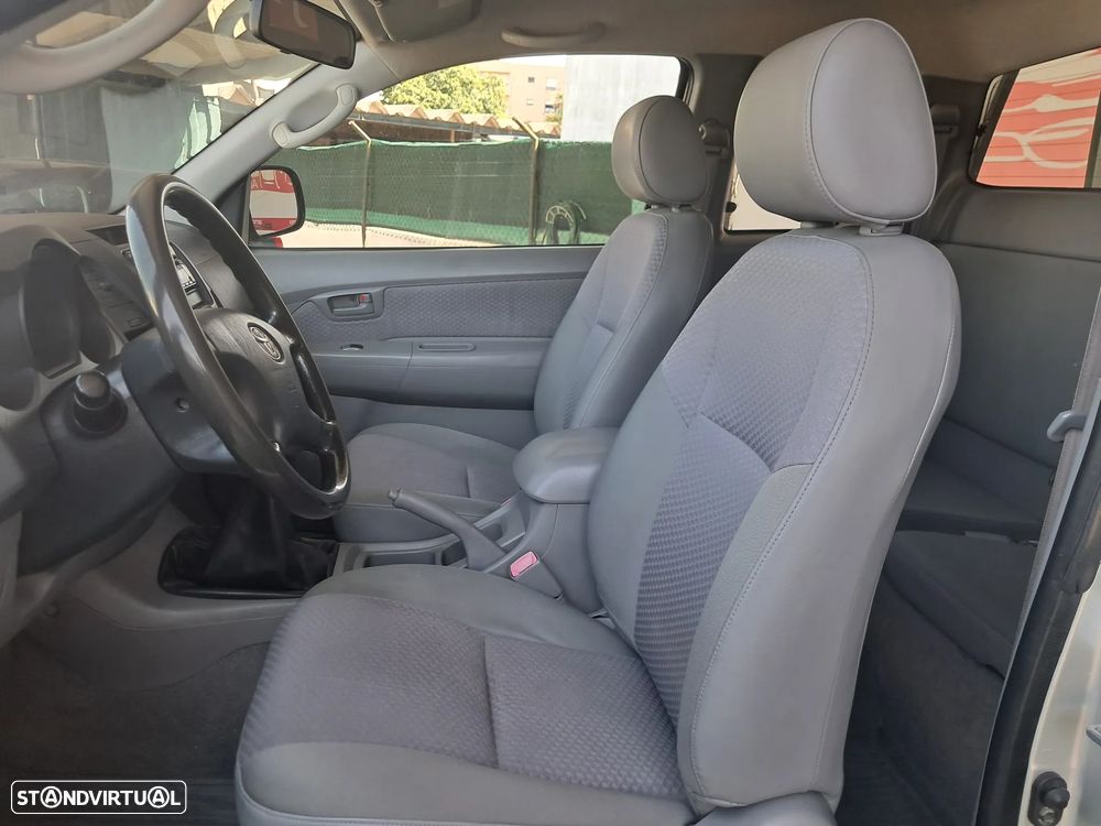Toyota Hilux 2.5 D-4D 4WD CE AC - 8