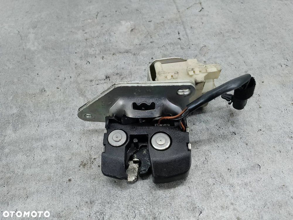 ZAMEK KLAPY ALFA ROMEO GT II - 4