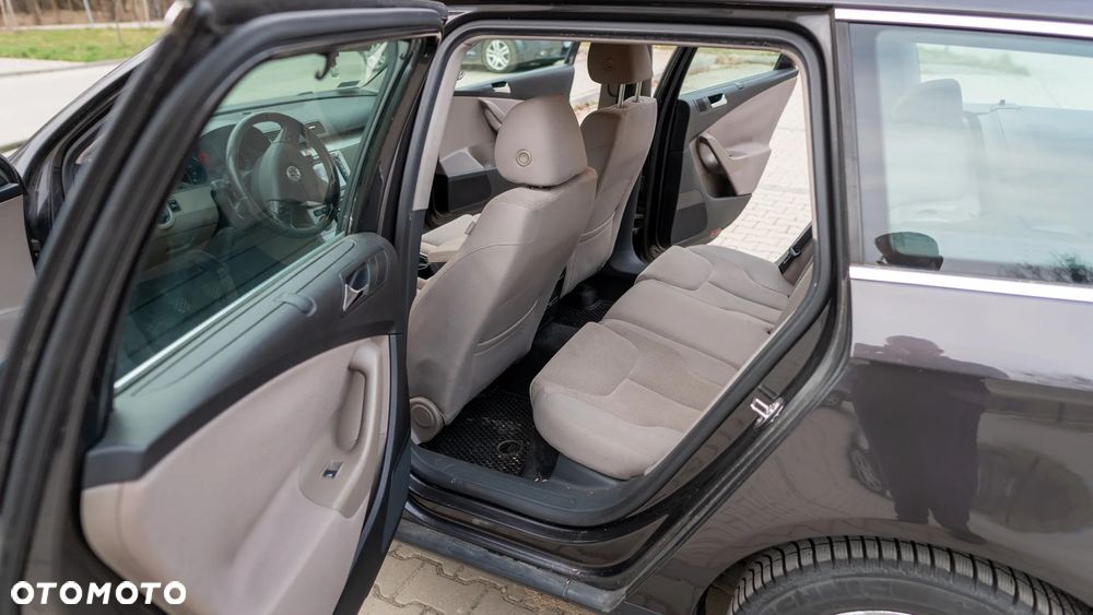 Volkswagen Passat Variant 1.8 TSI Comfortline - 16