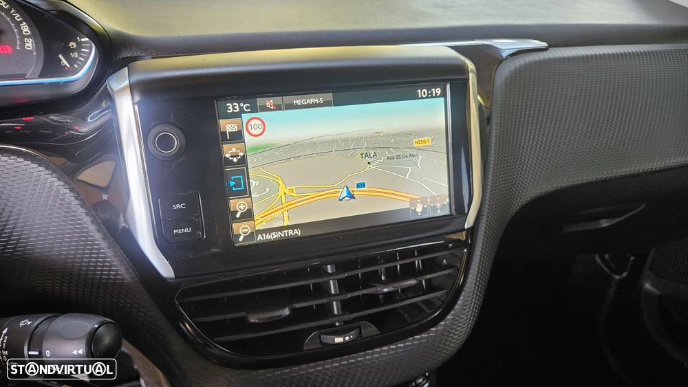 Peugeot 2008 1.2 PureTech Allure - 22