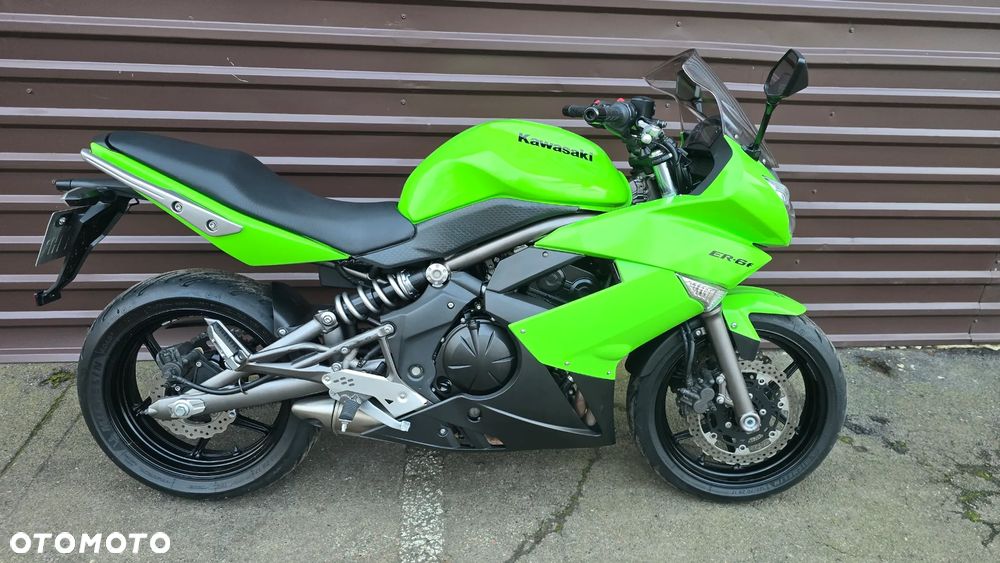 Kawasaki ER - 8