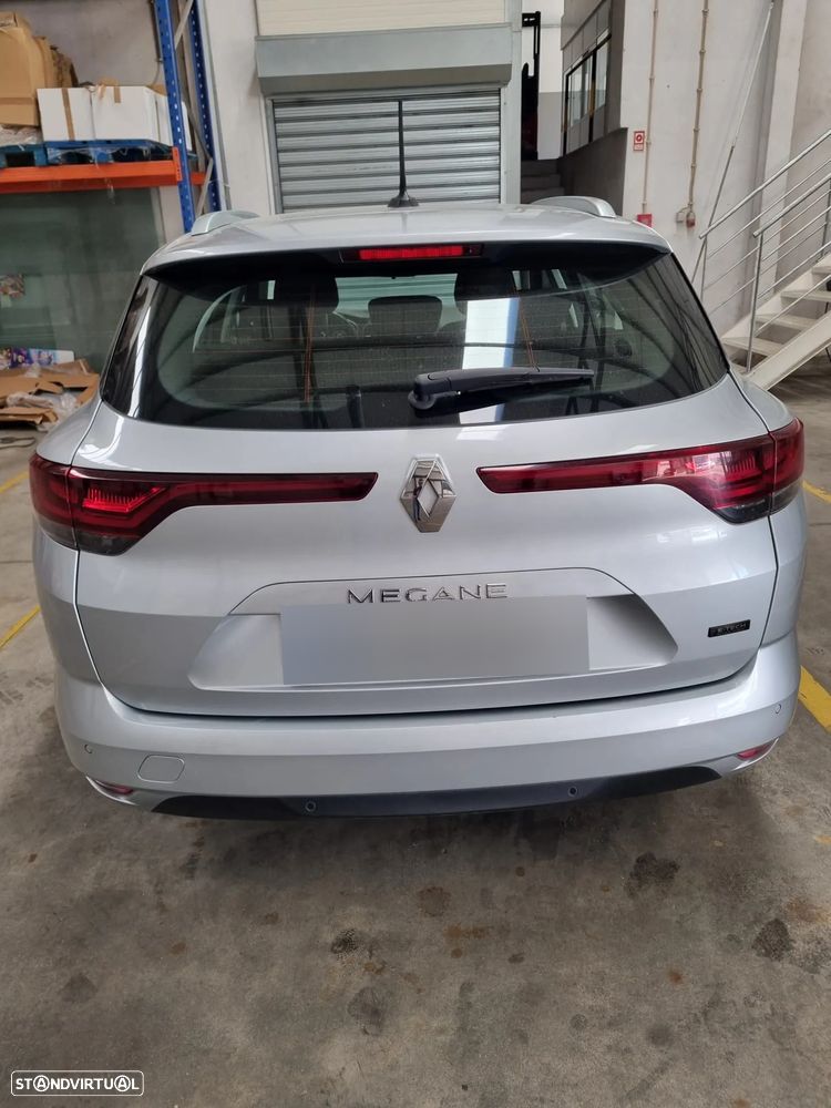 Renault Mégane Sport Tourer 1.6 E-Tech Plug-In Hybrid Equilibre - 2