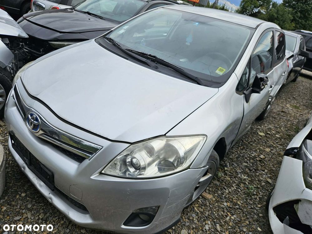Toyota Auris 1.8 HSD Luna - 2