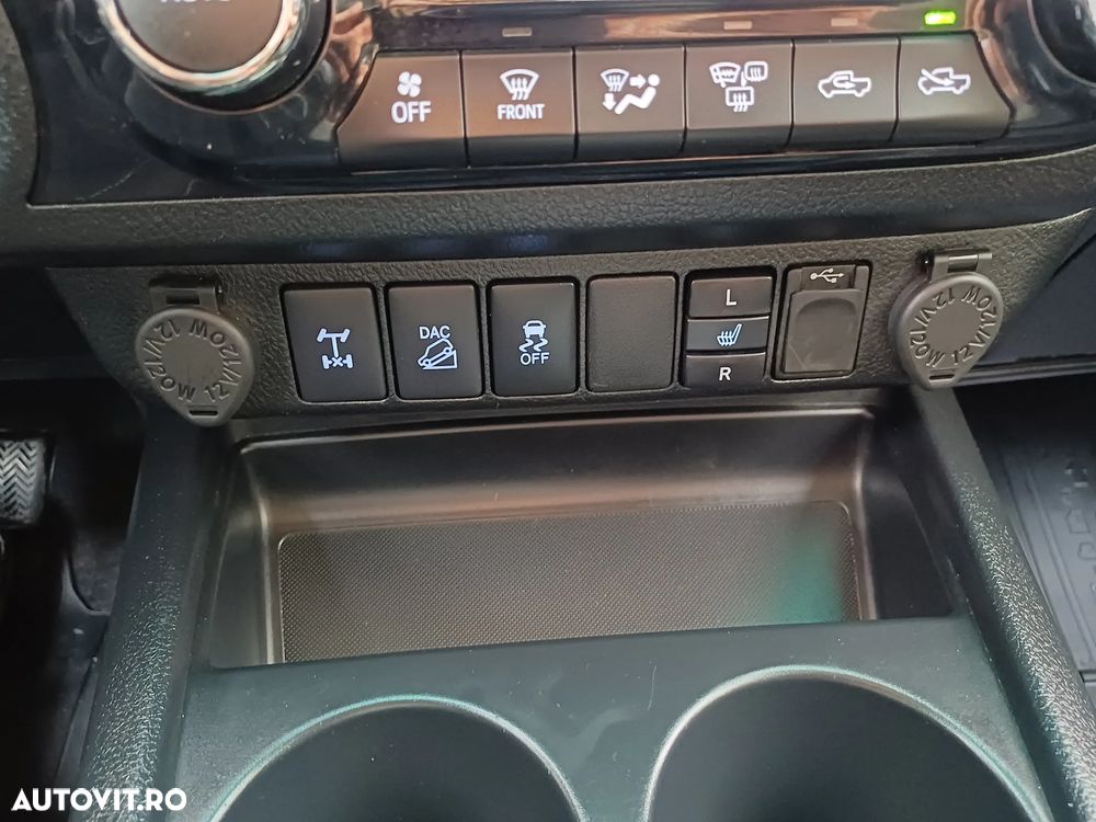 Toyota Hilux 4x4 Double Cab A/T Invincible - 16