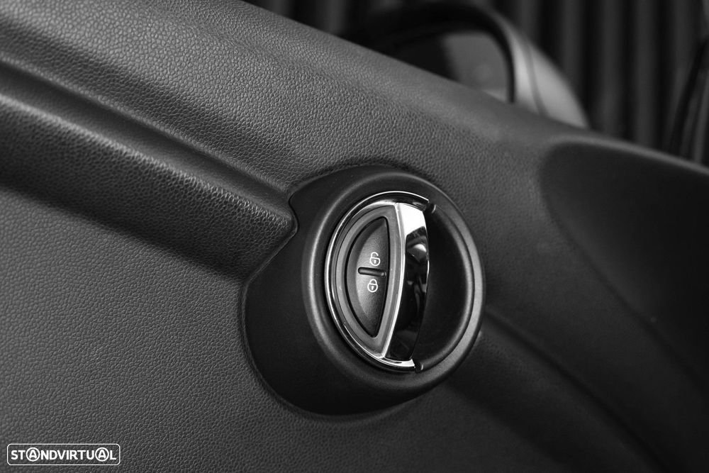 MINI 3 Portas One D - 30