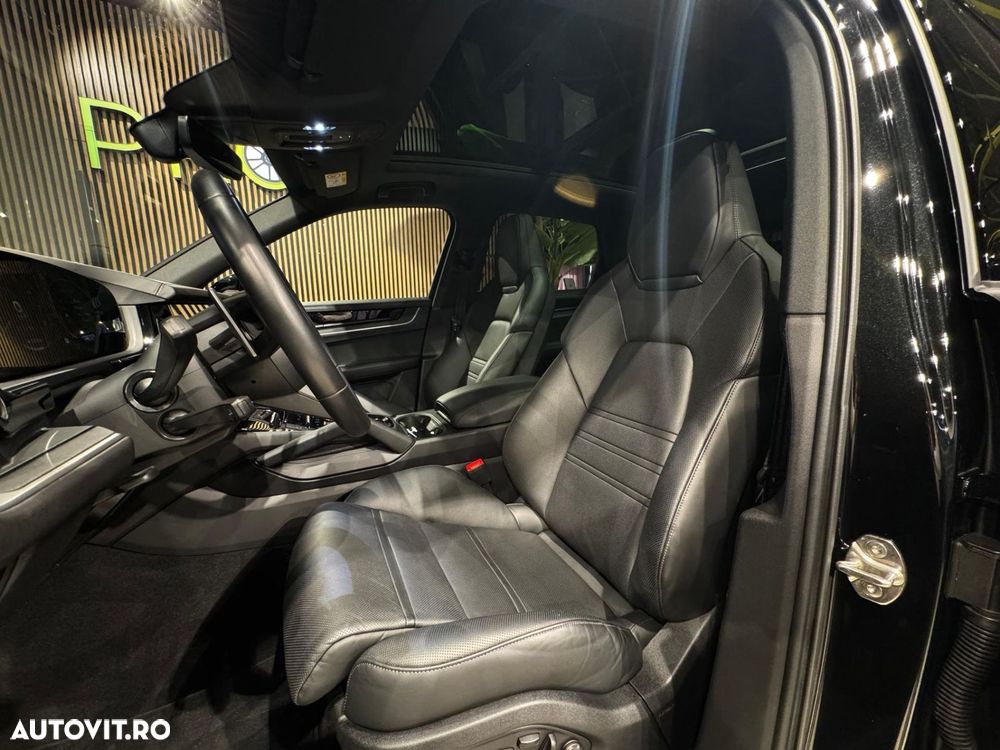 Porsche Cayenne - 16