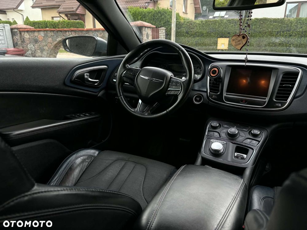 Chrysler 200 - 15