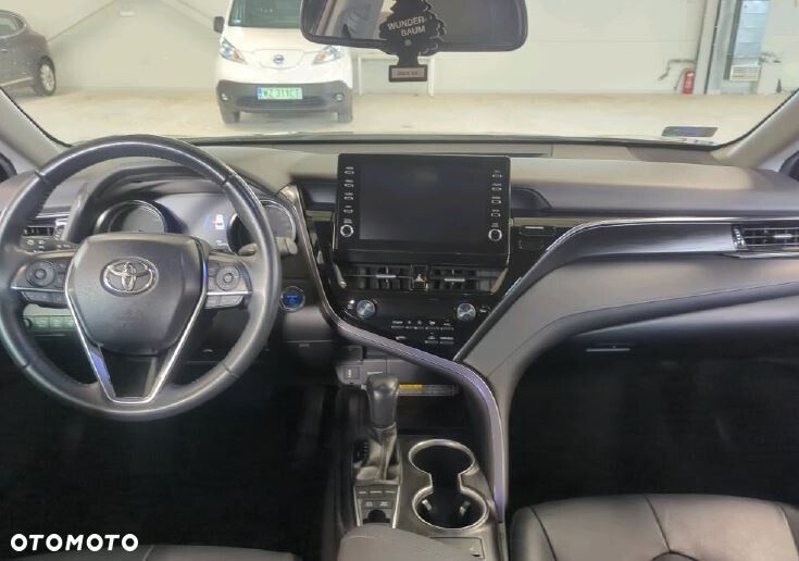 Toyota Camry - 5