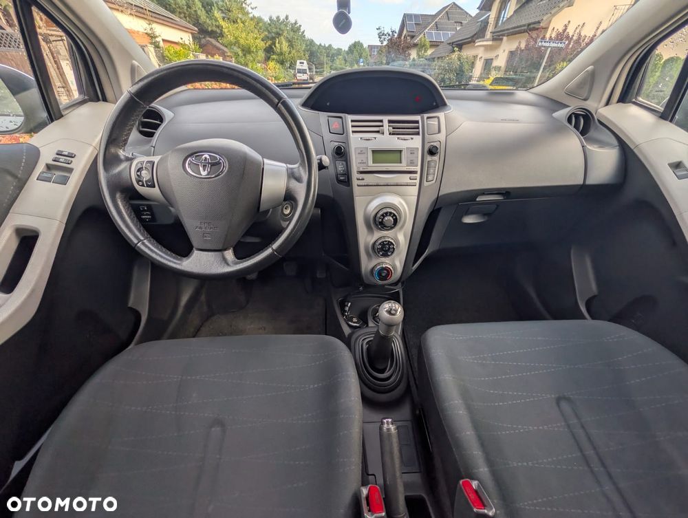 Toyota Yaris - 8