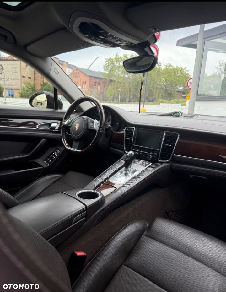 Porsche Panamera 4S - 7