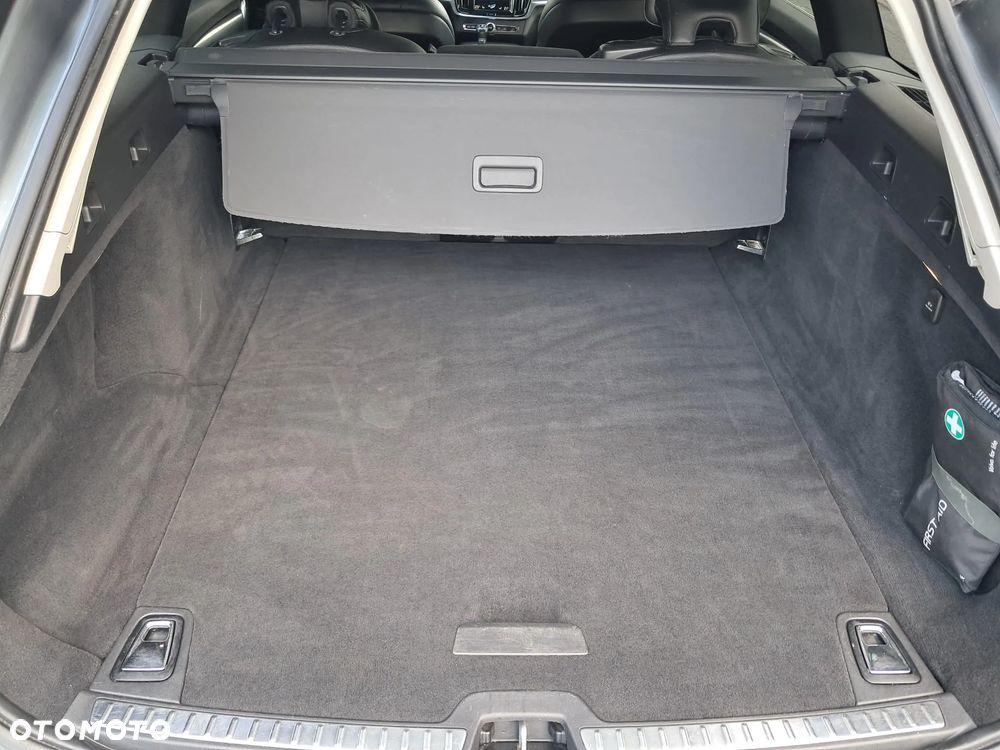 Volvo V90 D4 Momentum - 26