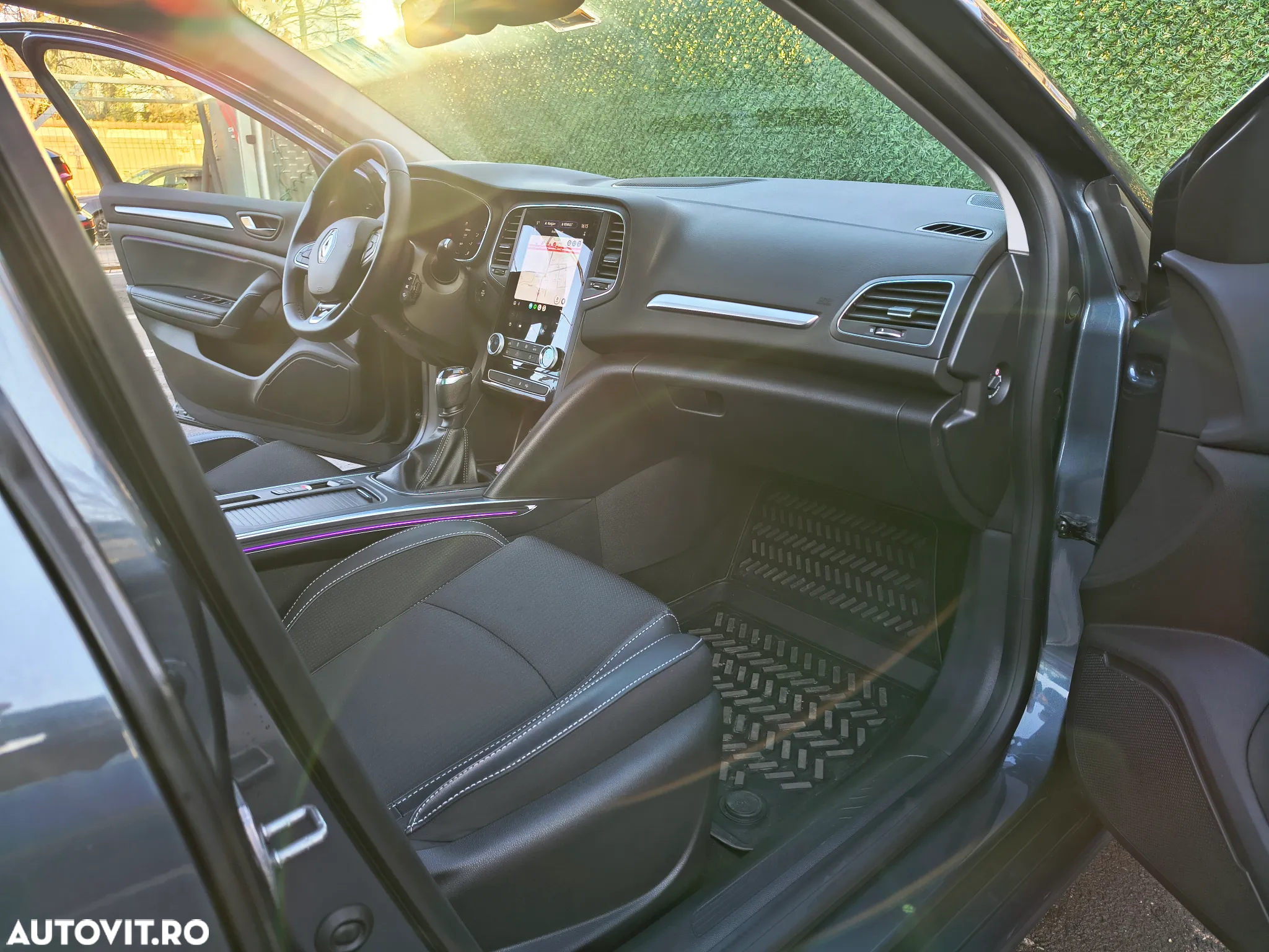Renault Megane TCe 140 GPF Techno - 8