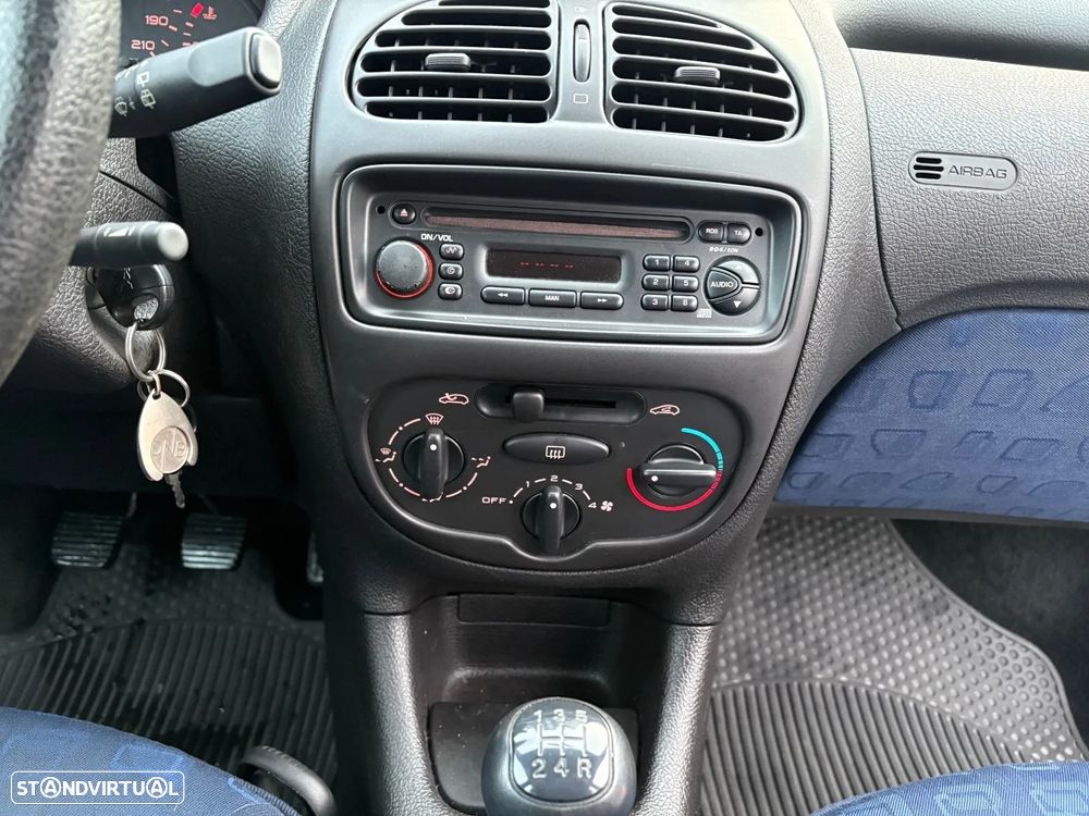 Peugeot 206 1.1 Color Line - 4