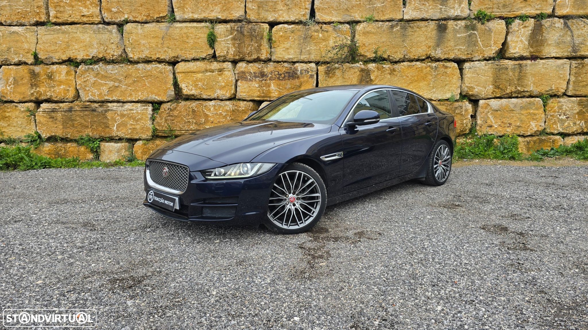 Jaguar XE 2.0 D Prestige - 1