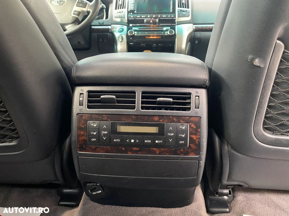 Toyota Land Cruiser 4.5 D-4D Luxury - 26