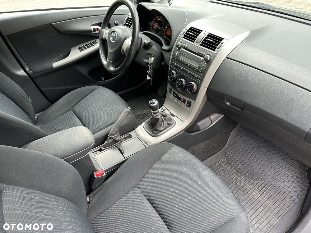 Toyota Corolla - 8