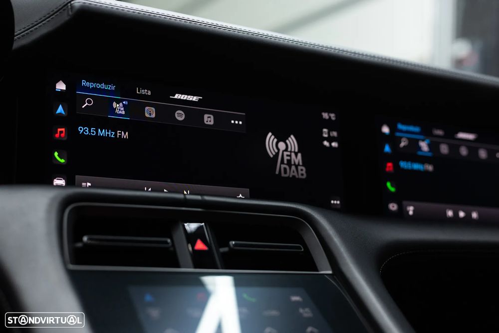 Porsche Taycan Turbo S - 27