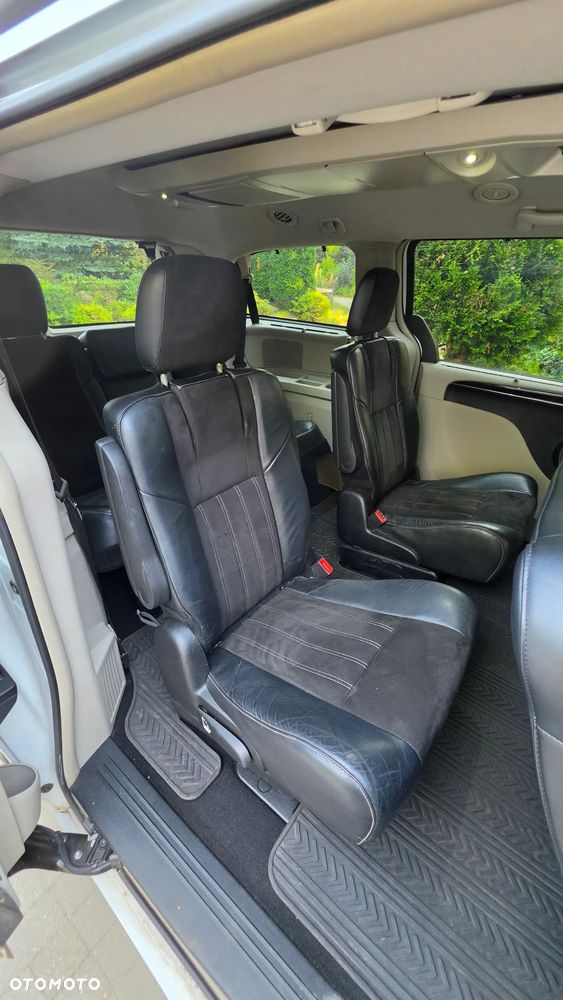 Lancia Voyager 2.8CRD Platinum - 10