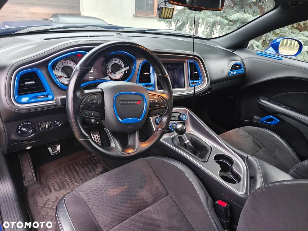 Dodge Challenger - 15