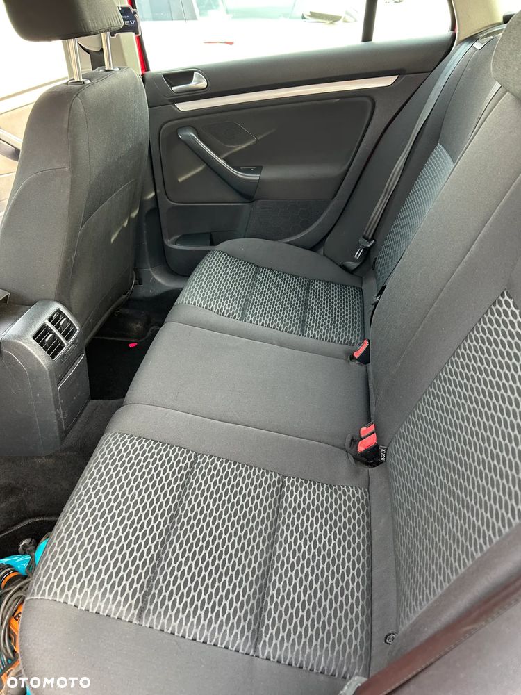 Volkswagen Golf VI 1.6 TDI Comfortline - 25