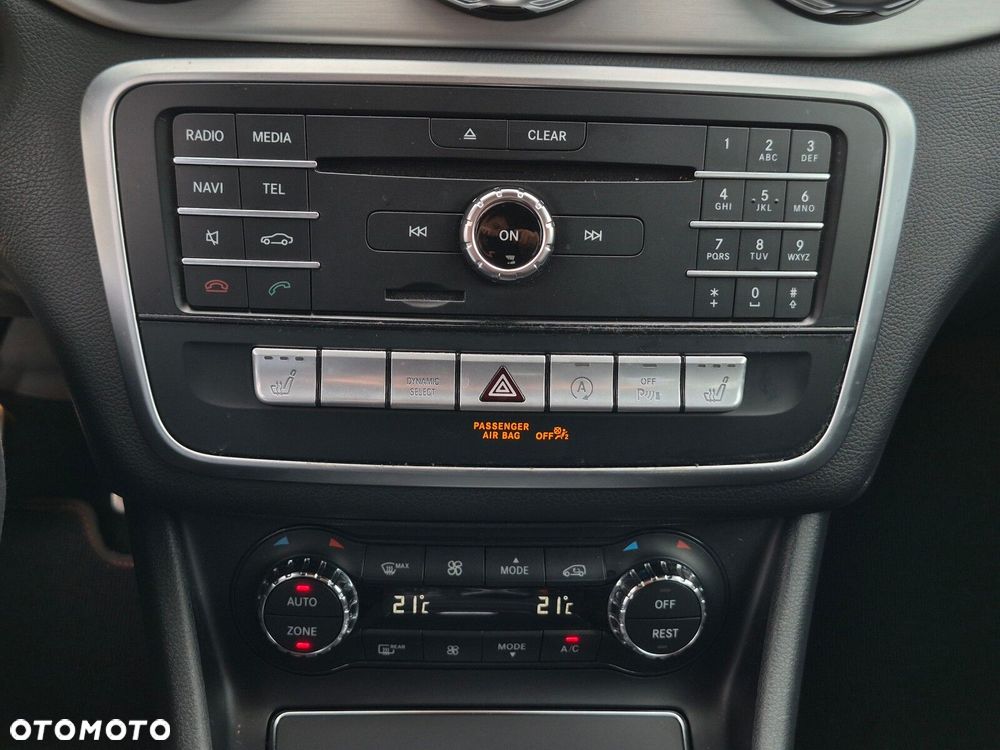 Mercedes-Benz GLA - 30