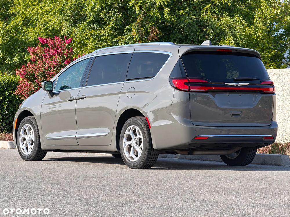 Chrysler Pacifica - 6