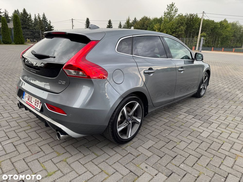 Volvo V40 D2 R Design - 5