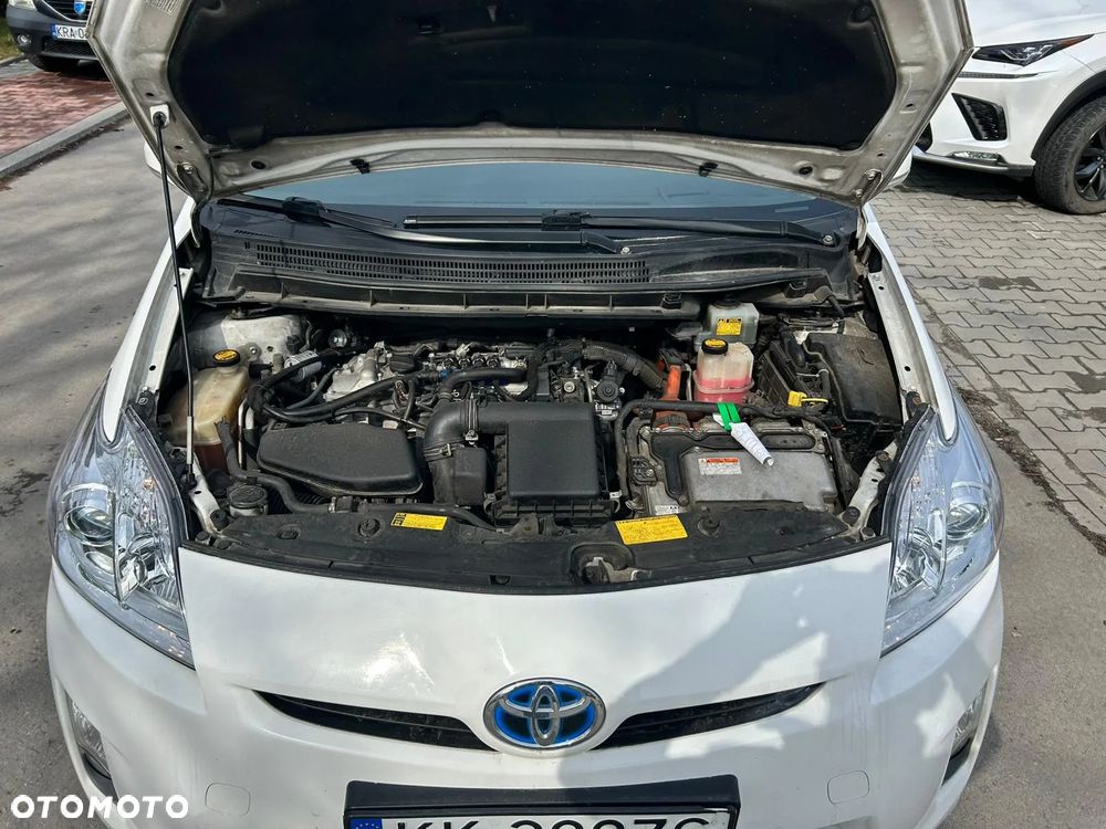 Toyota Prius - 4