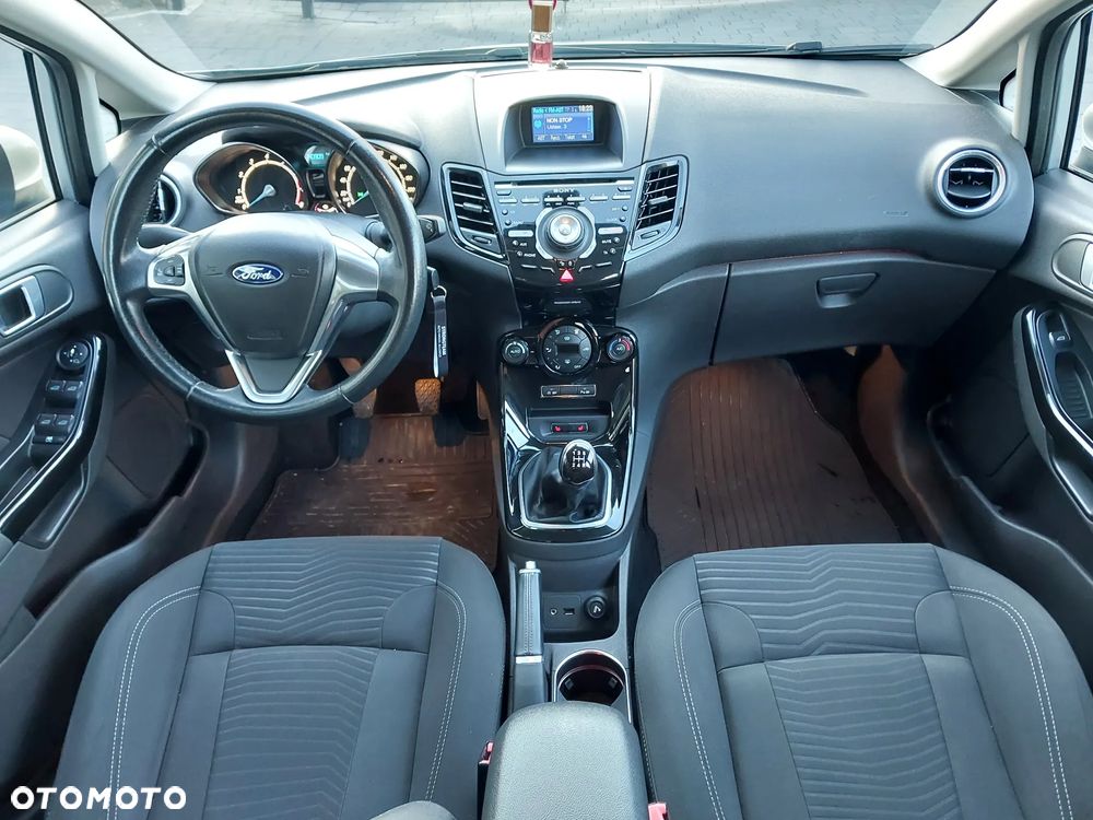 Ford Fiesta 1.0 EcoBoost STart-Stop Titanium - 29