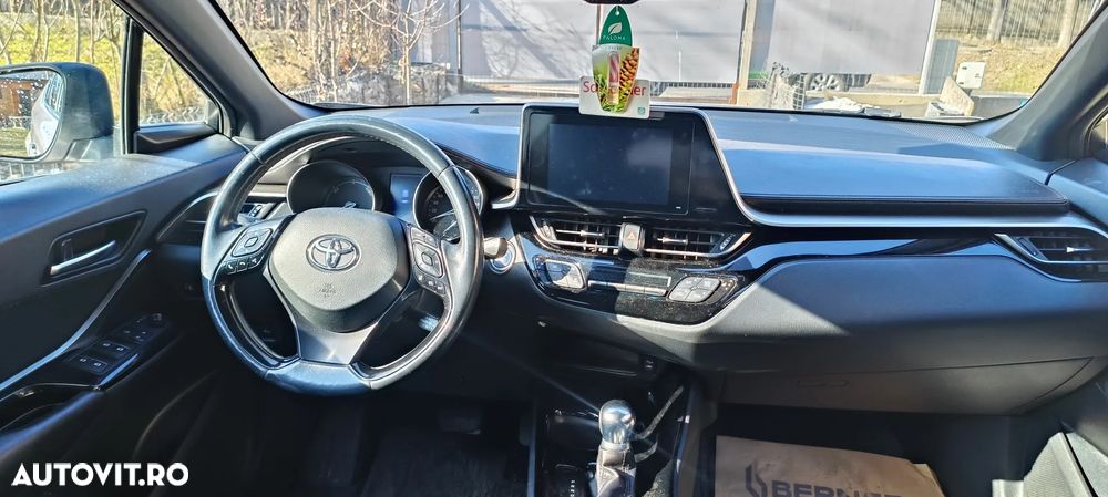 Toyota C-HR - 12