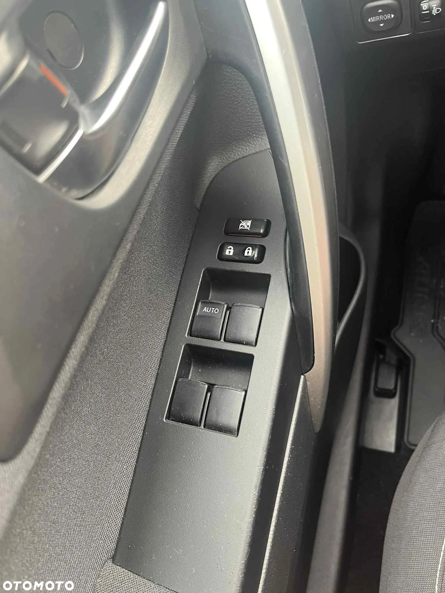 Toyota Auris - 11