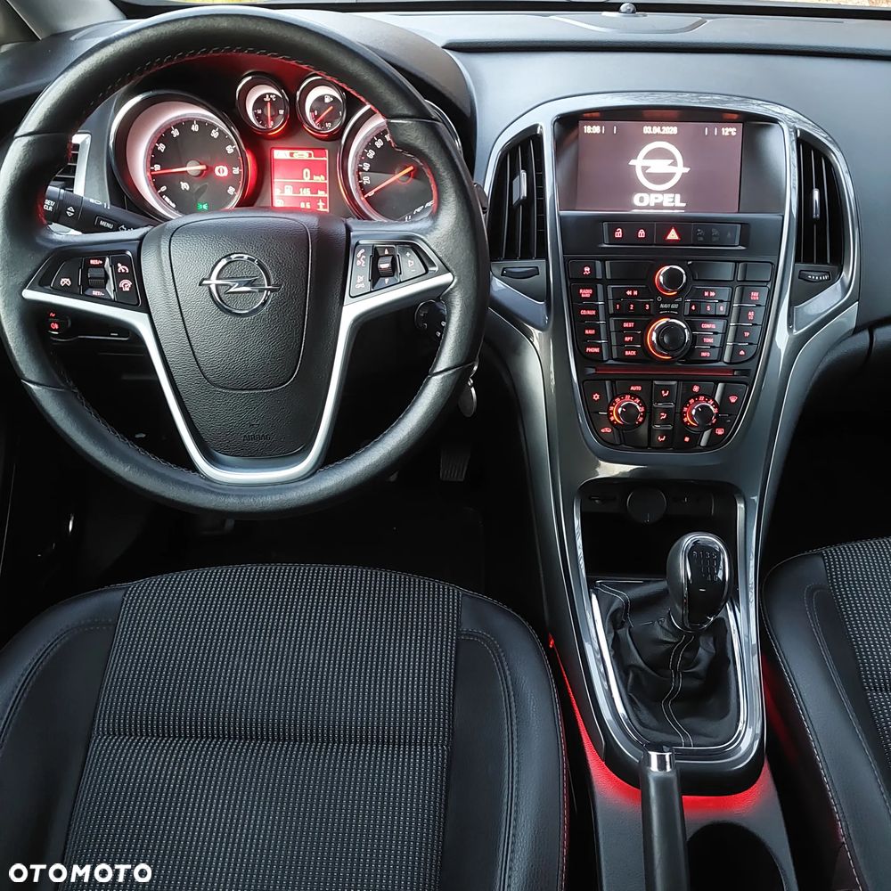 Opel Astra 1.4 Turbo Cosmo - 9
