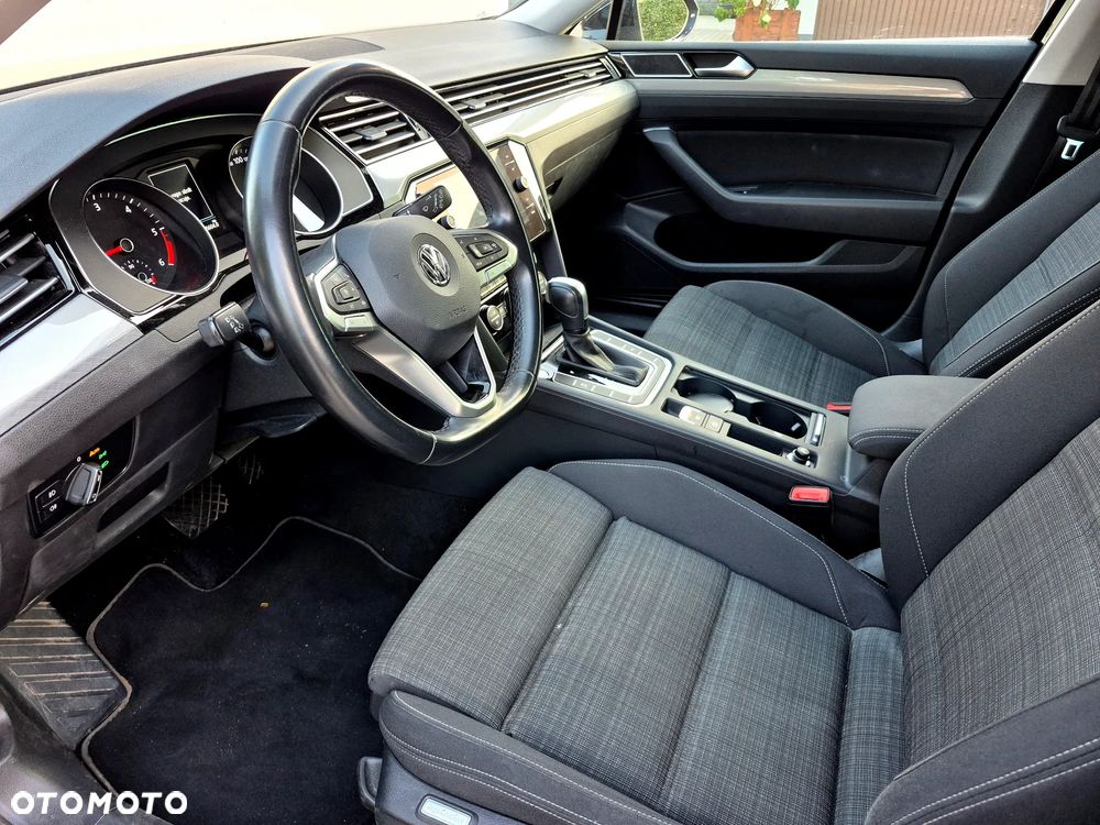 Volkswagen Passat - 19