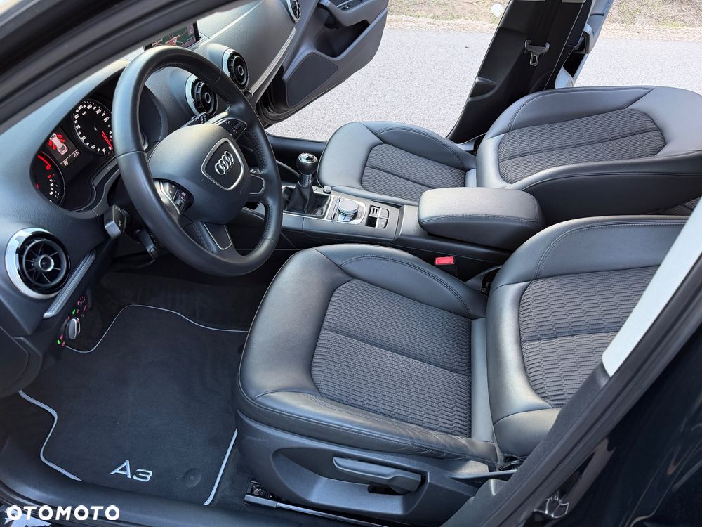 Audi A3 Sportback 2.0 TDI Ambiente - 29