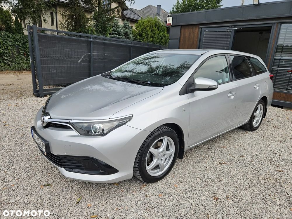 Toyota Auris 1.6 Premium - 3