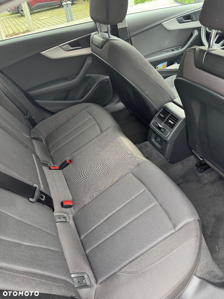 Audi A4 35 TDI mHEV Advanced S tronic - 6