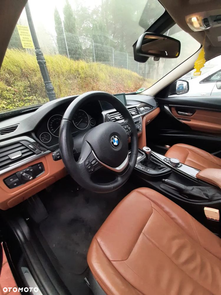 BMW Seria 3 318d Touring Luxury Line - 31