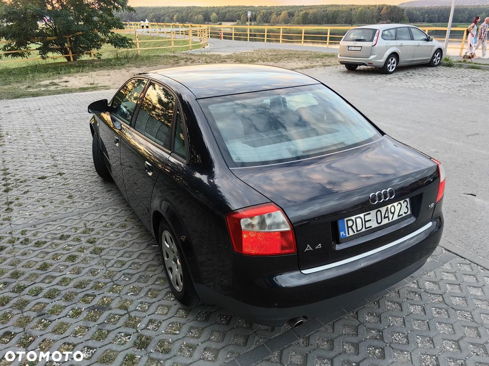 Audi A4 Limousine - 4