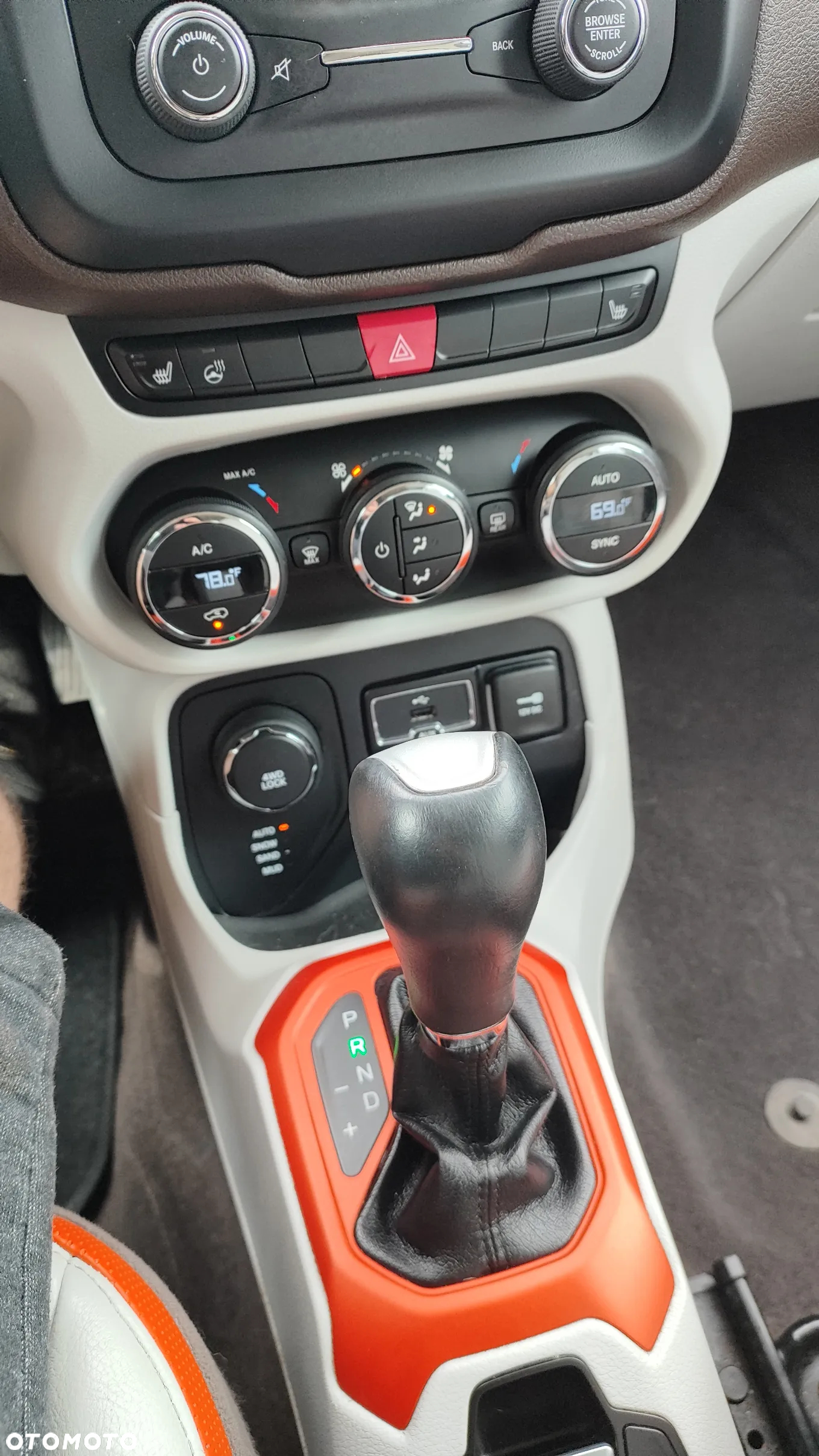 Jeep Renegade - 14