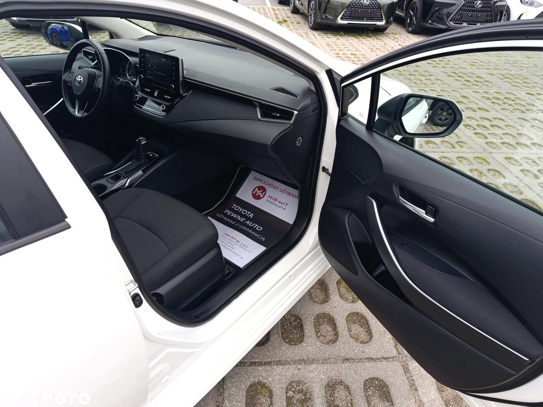 Toyota Corolla 1.8 Hybrid Comfort - 16