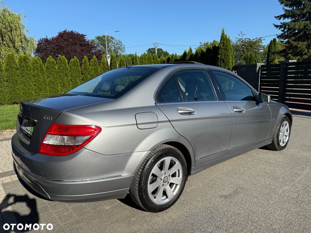 Mercedes-Benz Klasa C 180 CGI Automatik BlueEFFICIENCY Elegance - 11