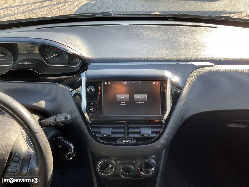 Peugeot 208 1.2 PureTech Style - 26