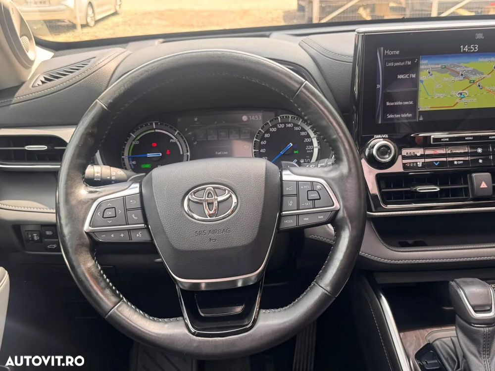Toyota Highlander 2.5 L Dynamic Force 248CP Luxury Metallic - 18