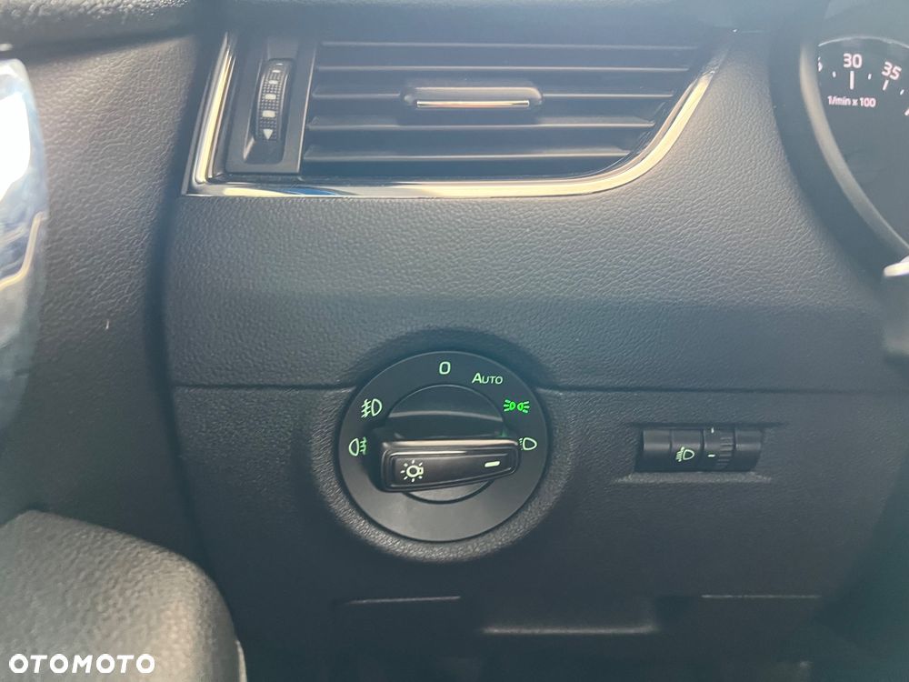 Skoda Octavia 2.0 TDI Ambition DSG - 34