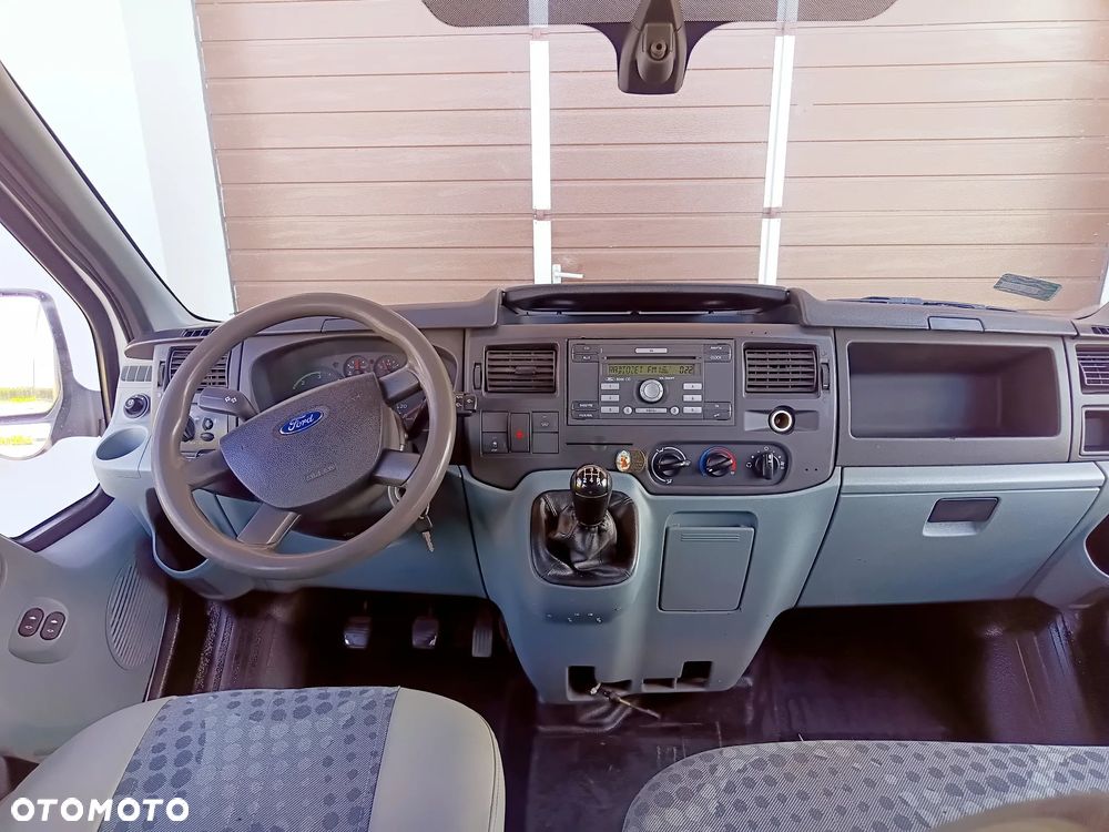Ford Transit - 25
